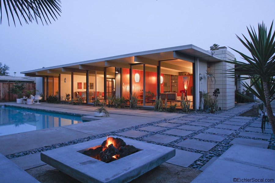 Eichler- Outdoor-Flooring